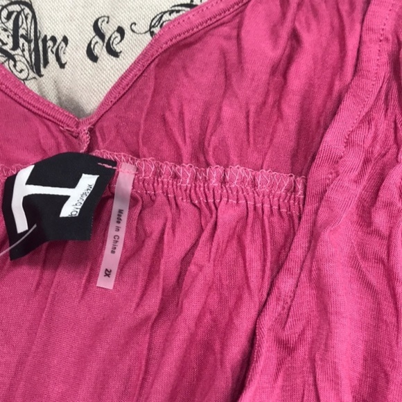 H By Bordeaux Ruched V-Neck T-Shirt - Picture 5 of 5